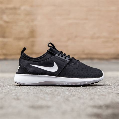 nike wmns juvenate schwarz weiß|NIKE Women's Juvenate Sneaker .